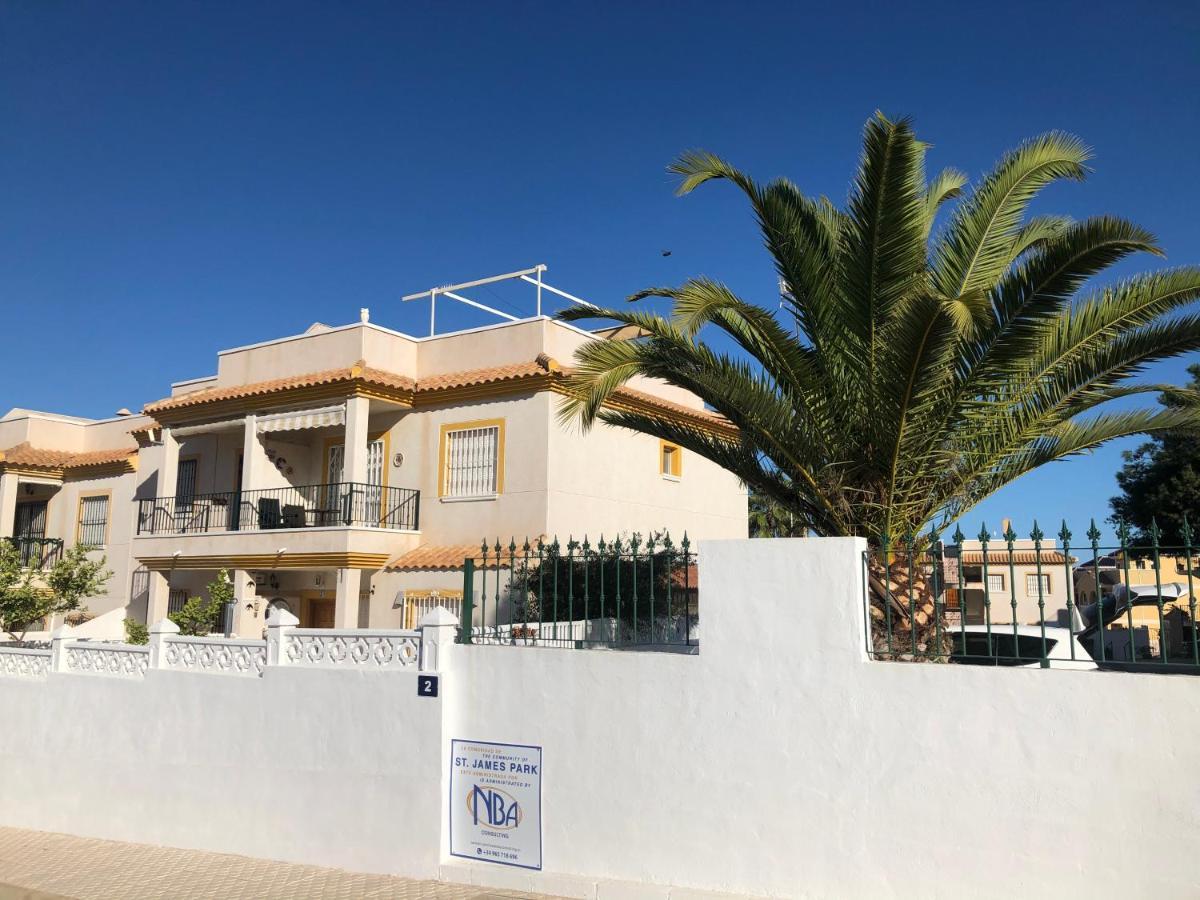 Saint James Park Upstairs Dehesa de Campoamor  Luaran gambar